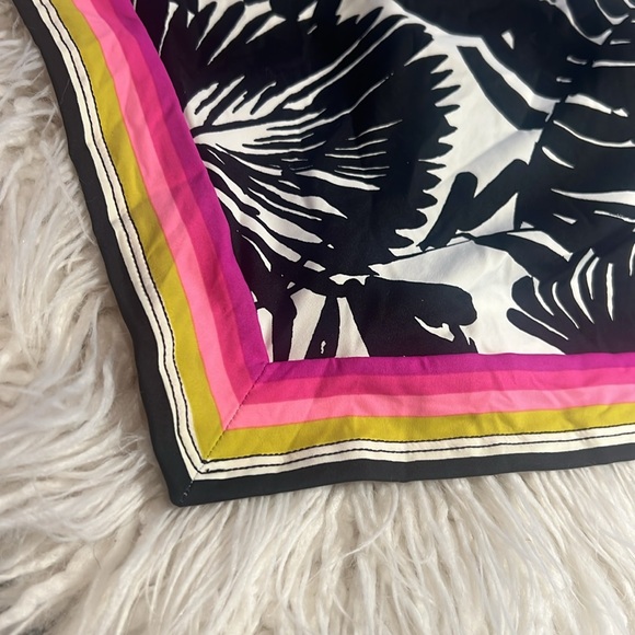 Trina Turk Black and White Floral bathing suit top - scarf bandana style - Picture 8 of 16